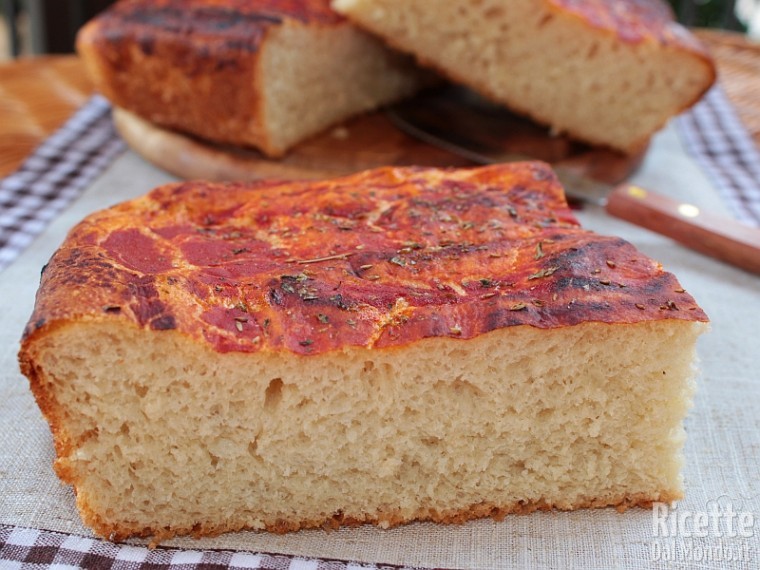 FOCACCIA AL POMODORO